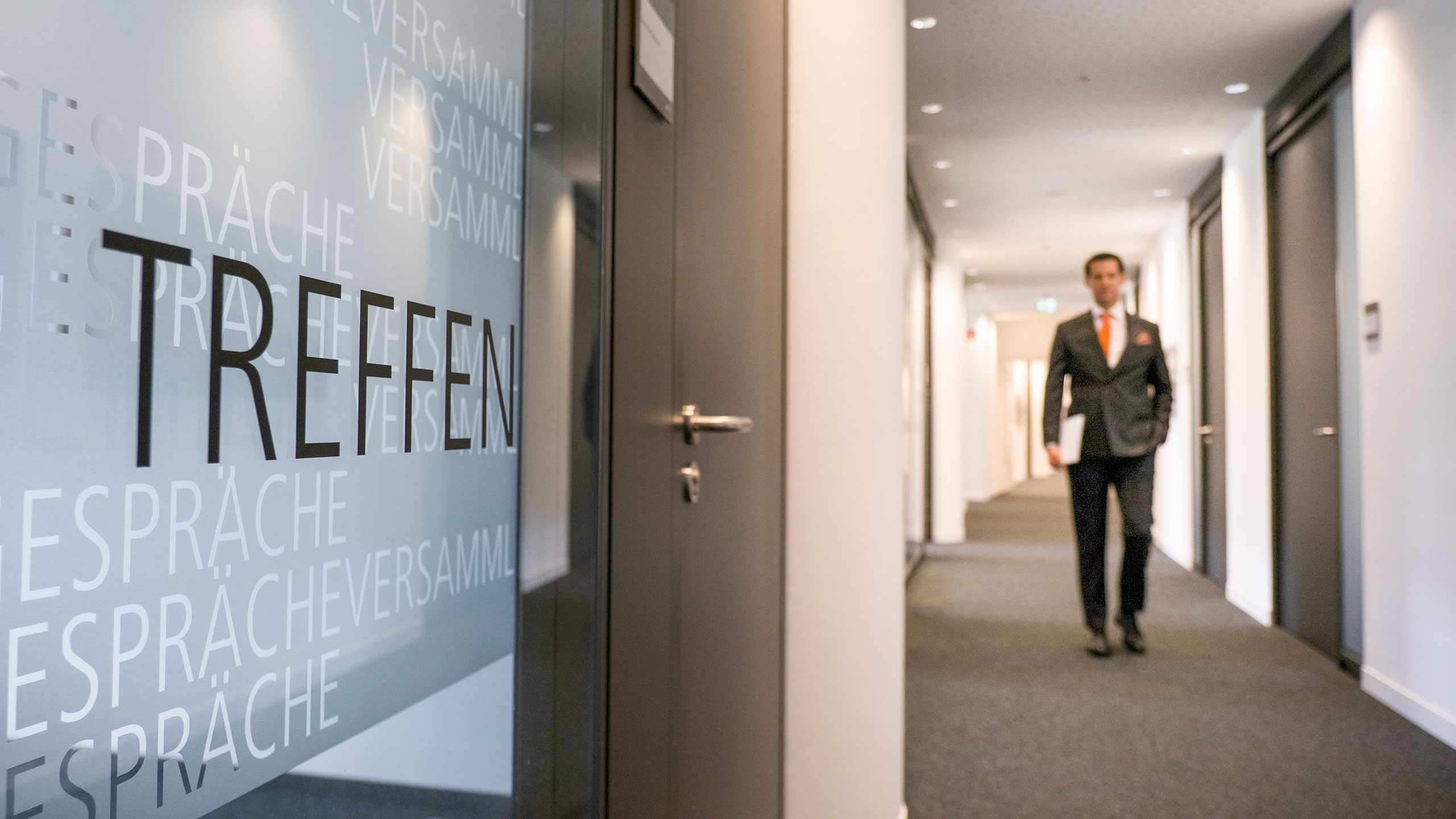 Wir beraten Arbeitnehmer und Führungskräfte in allen arbeitsrechtlichen Angelegenheiten.