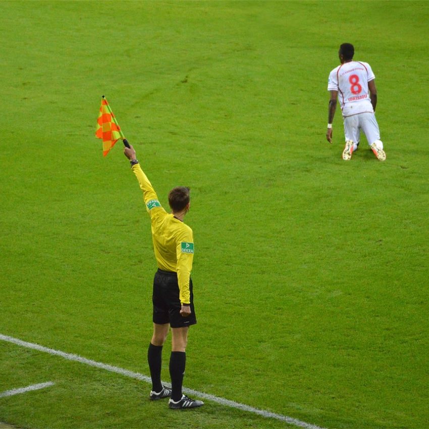 Aufmacherbild Blogartikel DFB-Schiedsrichter