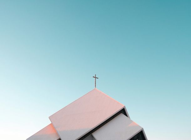 Aufmacherbild Blogartikel Rückendeckung für kirchliches Arbeitsrecht